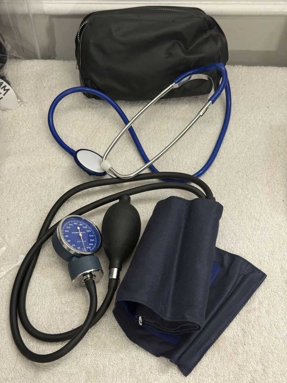 Blood Pressure Cuff & Stethoscope & Carrying Bag Sz 7X4X3